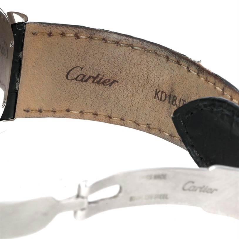 This image shows the inside view of the leather strap and clasp of the Cartier Ronde W6700255 Stainless Steel Silver Dial W6700255 Stainless Steel Silver Dial watch model.