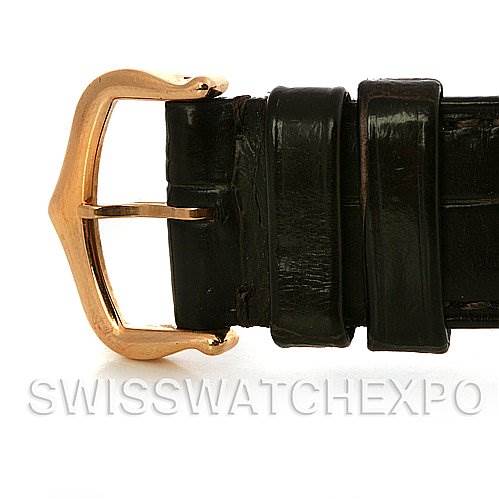 This image shows a close-up of the buckle and strap of a Cartier Ronde W6800151 Women
s Rose Gold Silver Dial W6800151 Women
s Rose Gold Silver Dial watch.