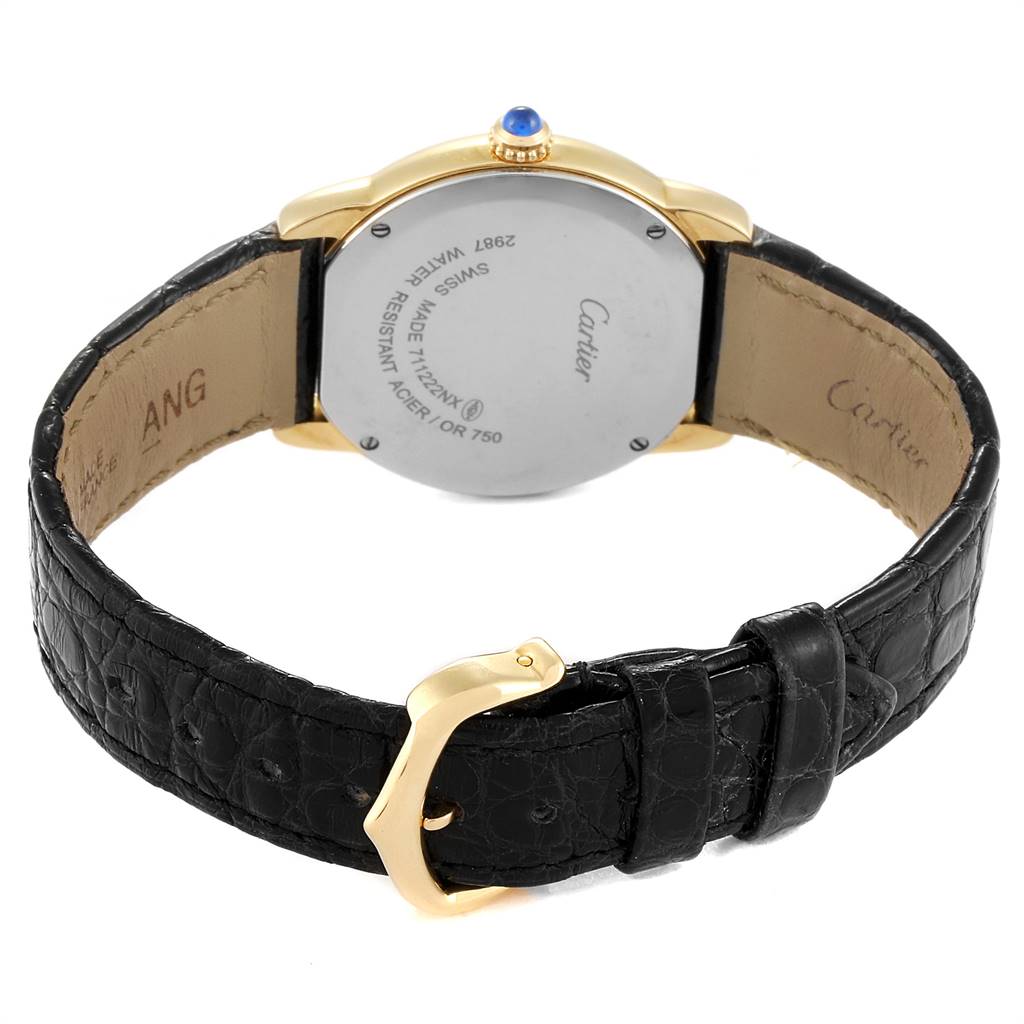 This image shows the back and strap of a Cartier Ronde W6700355 Women's Steel and Gold (two tone) Silver Dial W6700355 Women's Steel and Gold (two tone) Silver Dial model watch, highlighting its clasp and case details.