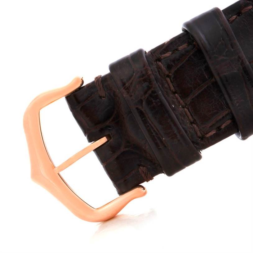 This image shows a close-up of the leather strap and buckle of a Cartier Ronde W6800151 Women
s Rose Gold Silver Dial W6800151 Women
s Rose Gold Silver Dial watch.