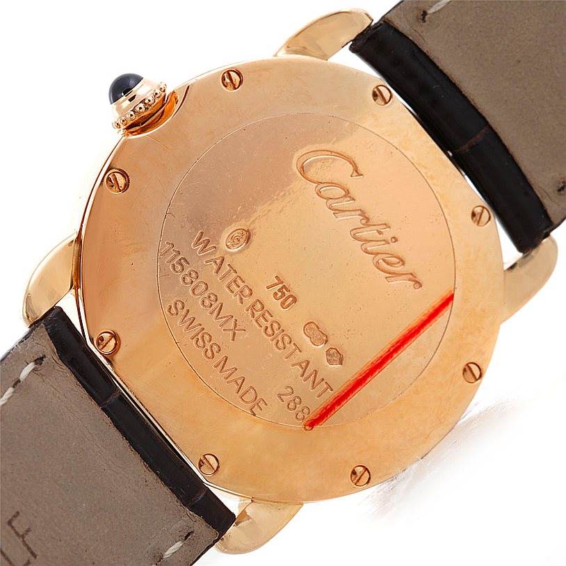 The image shows the back view of a Cartier Ronde W6800151 Men
s Rose Gold Silver Dial W6800151 Men
s Rose Gold Silver Dial watch, displaying its case back and part of the straps.