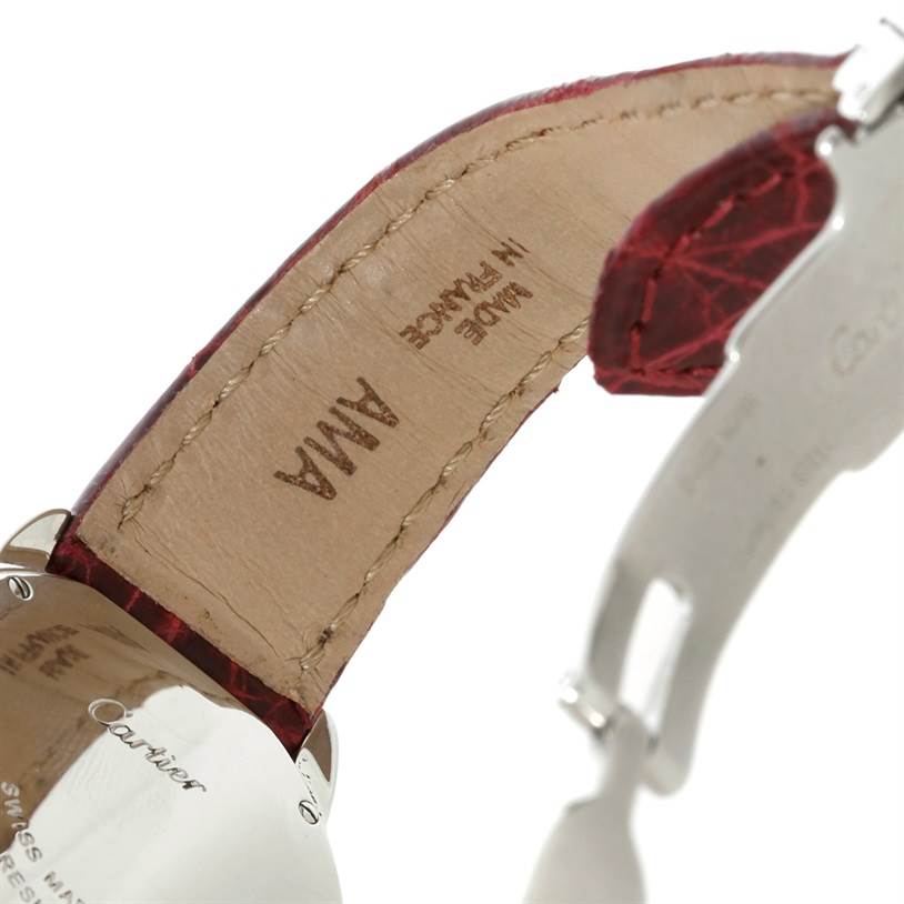 This image shows the inner leather side and clasp of the strap of a Cartier Ronde W6700155 Women
s Stainless Steel Silver Dial W6700155 Women
s Stainless Steel Silver Dial watch.