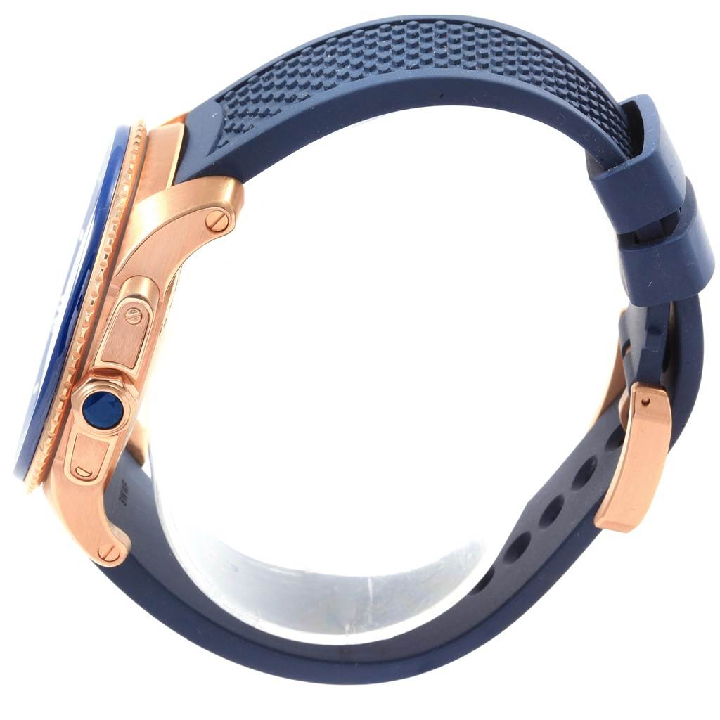 The image shows the side profile and strap of a Calibre de Cartier watch by Cartier.