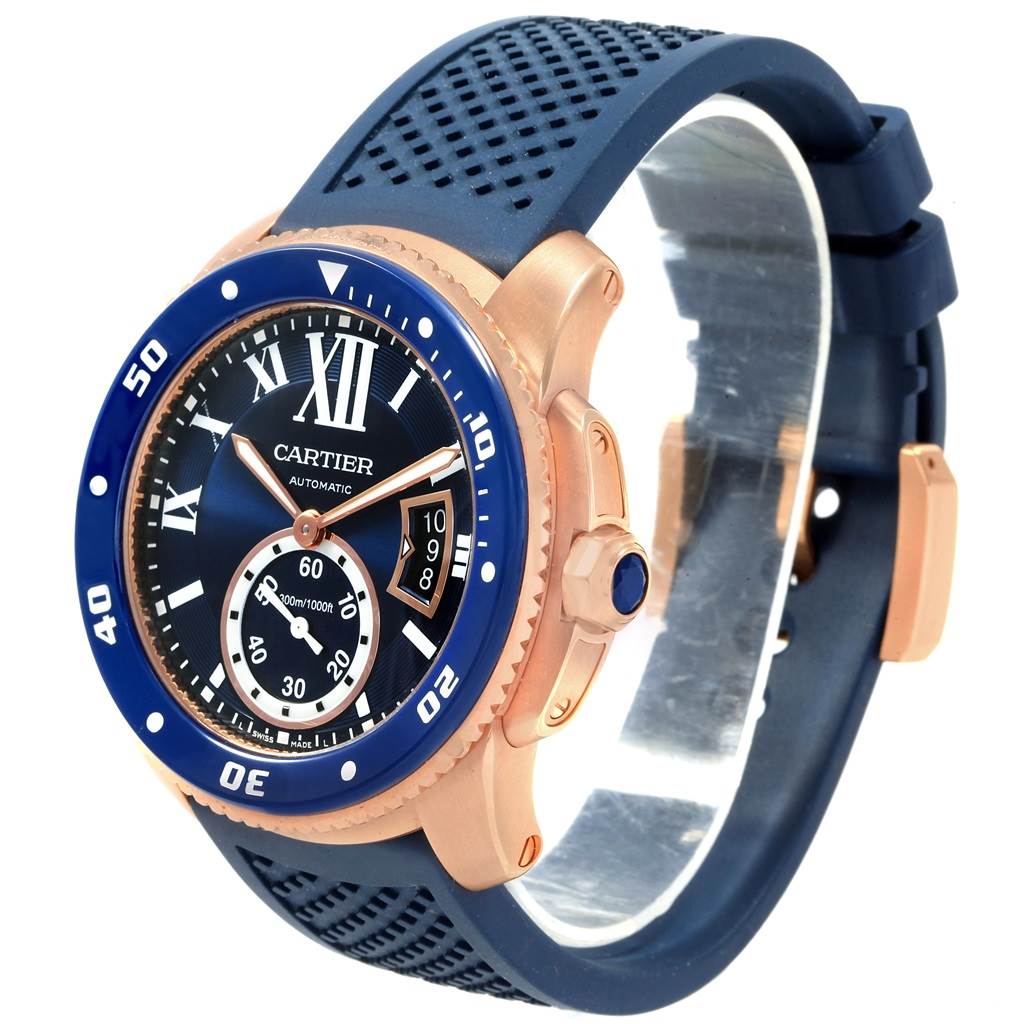 The image shows a side and front view of a Calibre de Cartier watch by Cartier, highlighting the bezel, dial, and strap.