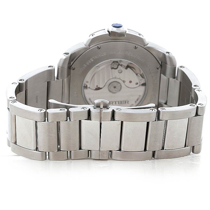 The image shows the back view and metal bracelet of a Calibre de Cartier watch by Cartier.