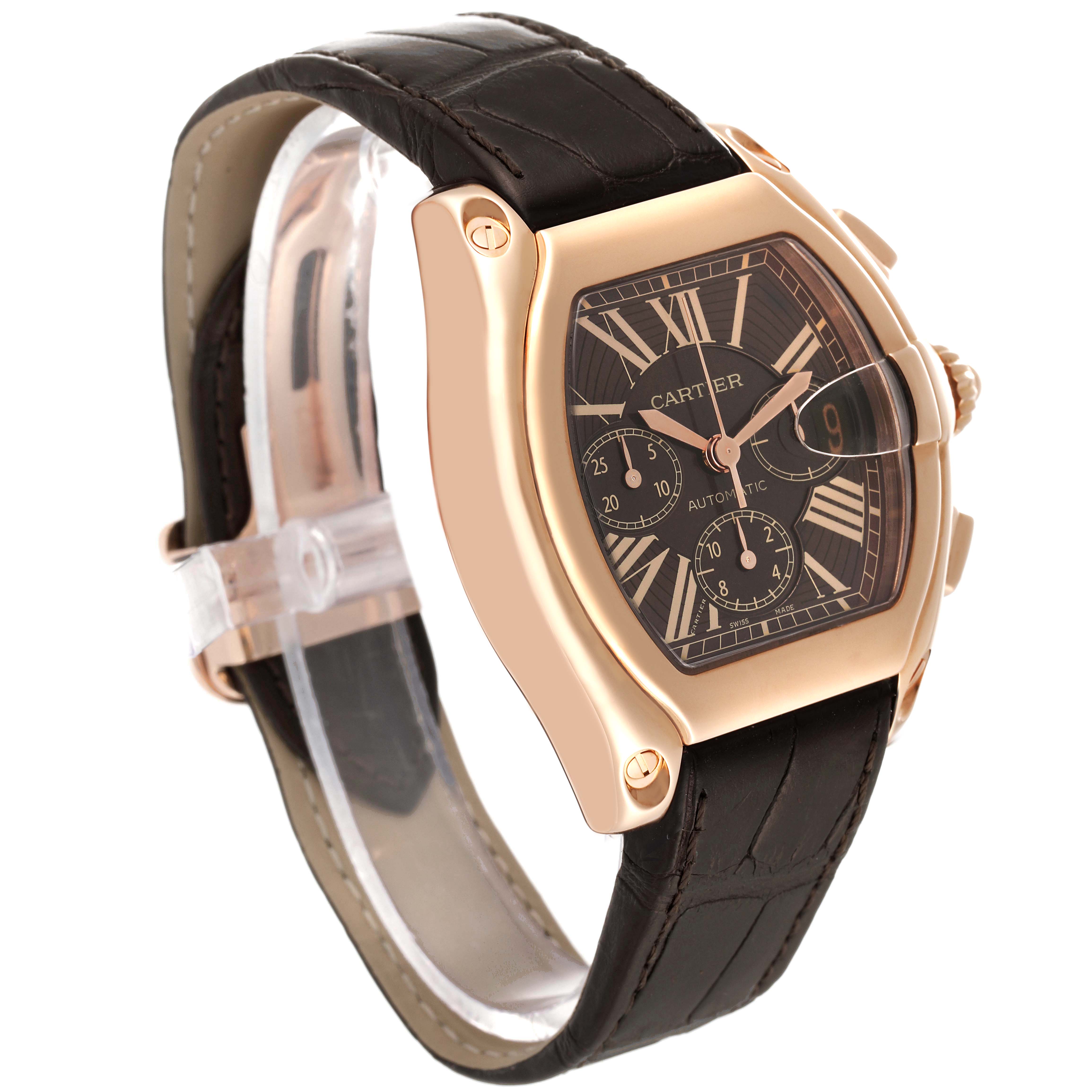 The image shows an angled view of a Cartier Roadster W62042Y5 Men's Rose Gold Brown Dial W62042Y5 Men's Rose Gold Brown Dial watch displaying its face, bezel, and leather strap.
