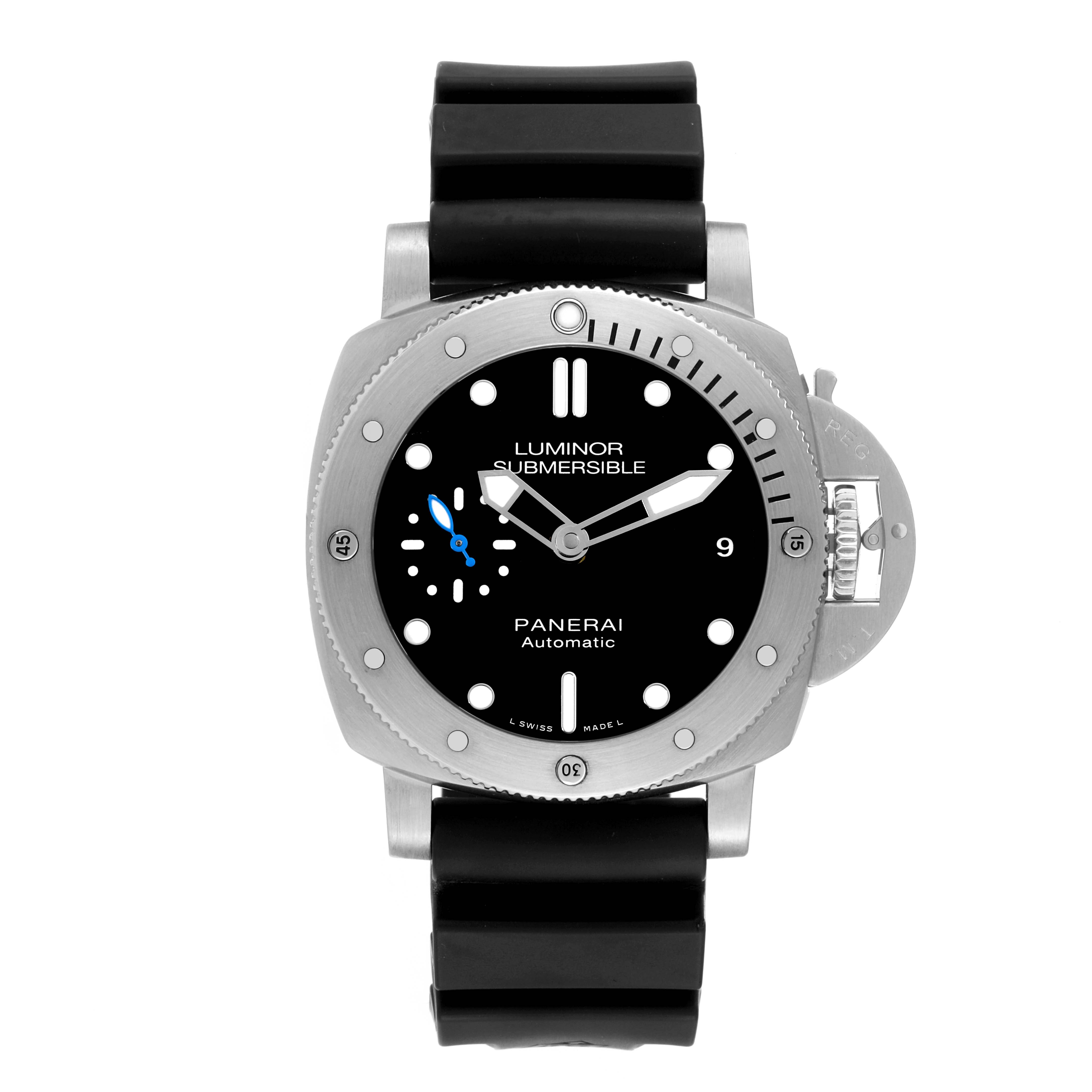 The image shows a front view of the Panerai Luminor Submersible watch, detailing the dial, bezel, and strap.