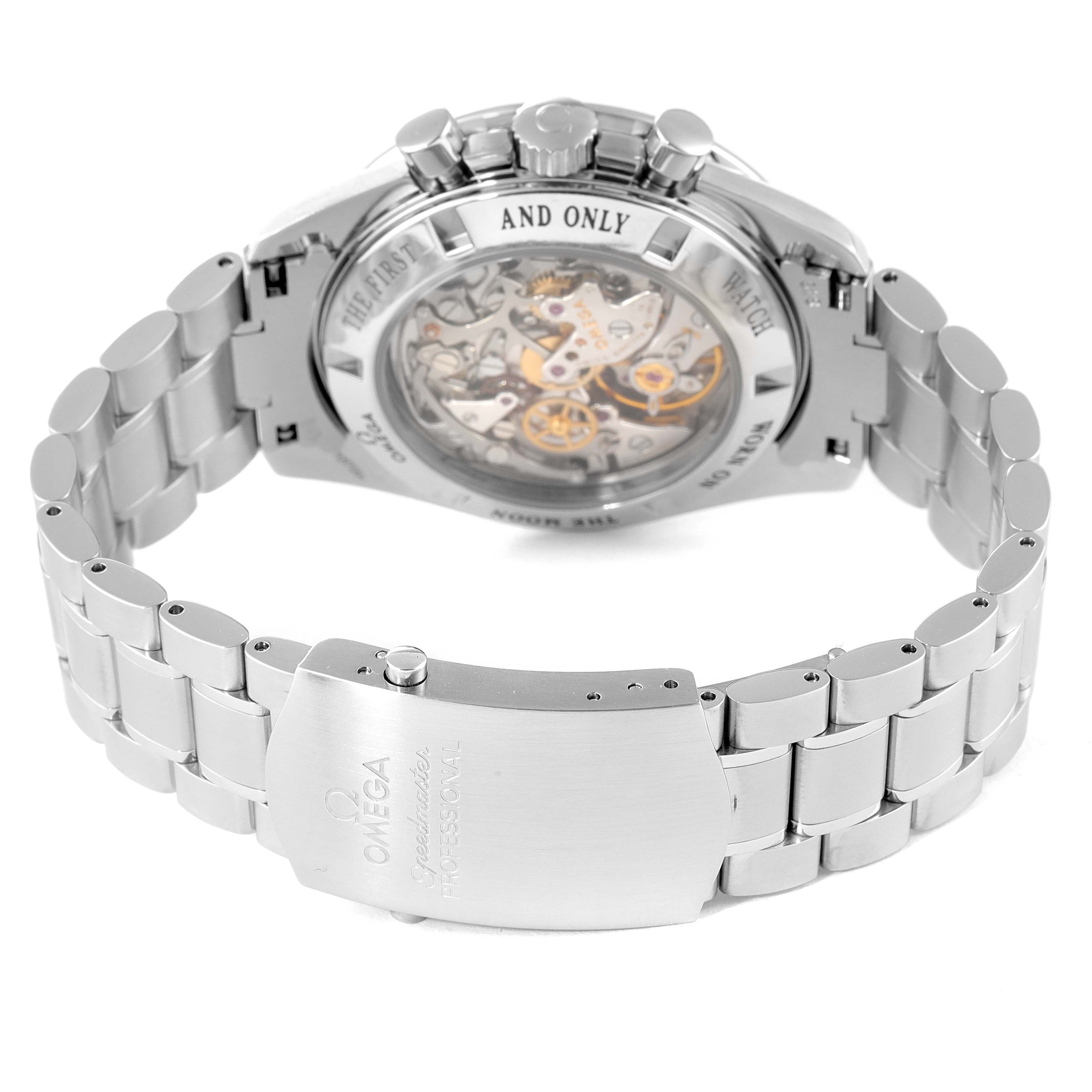 The image shows the back view of an Omega Speedmaster 3573.50.00 Men
s Stainless Steel Black Dial 3573.50.00 Men
s Stainless Steel Black Dial watch, highlighting its metal bracelet and transparent case back.