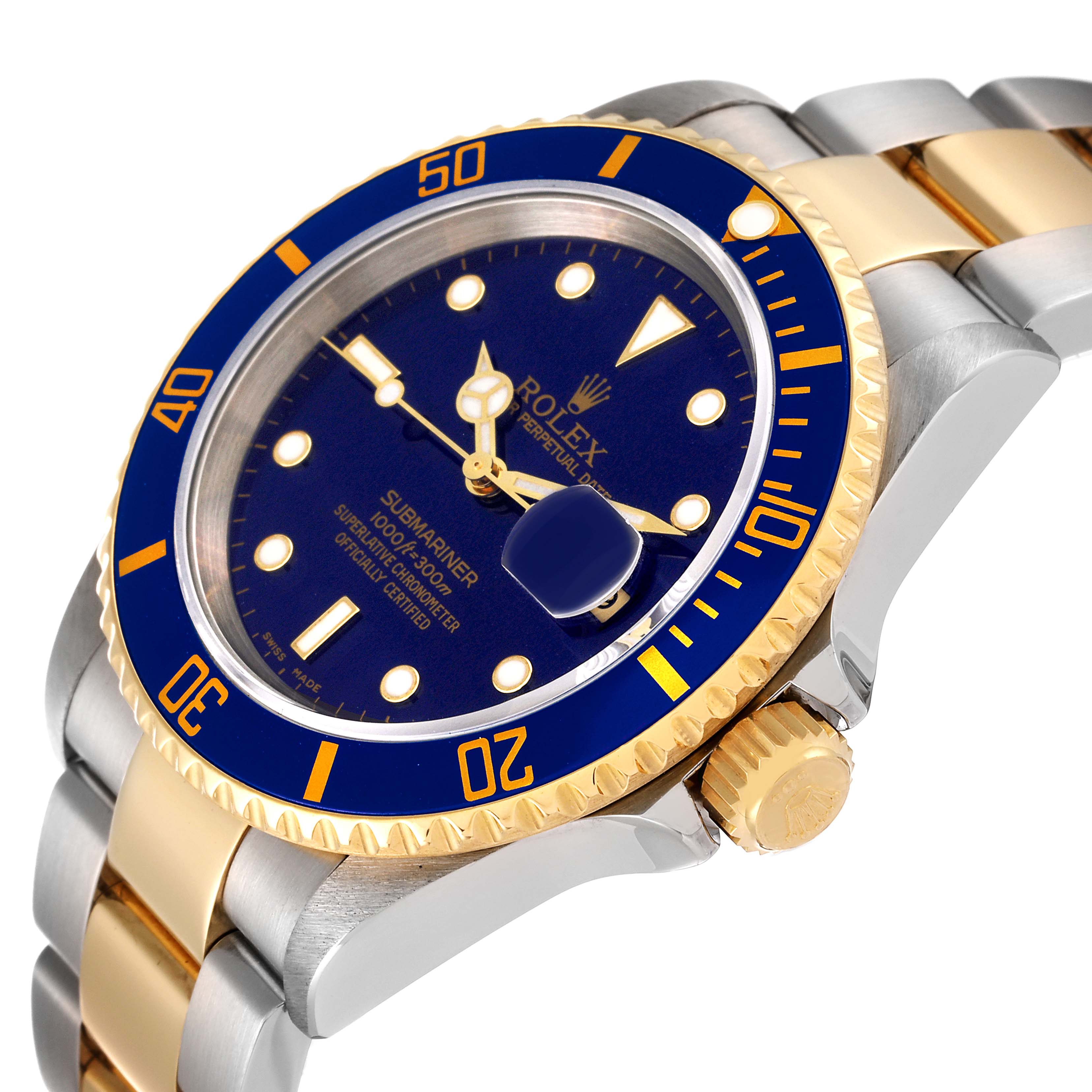 This image shows a side angle of the Rolex Submariner 16613 Men
s Steel and Gold (two tone) Blue Dial 16613 Men
s Steel and Gold (two tone) Blue Dial watch, highlighting its blue dial, gold bezel, and two-tone bracelet.