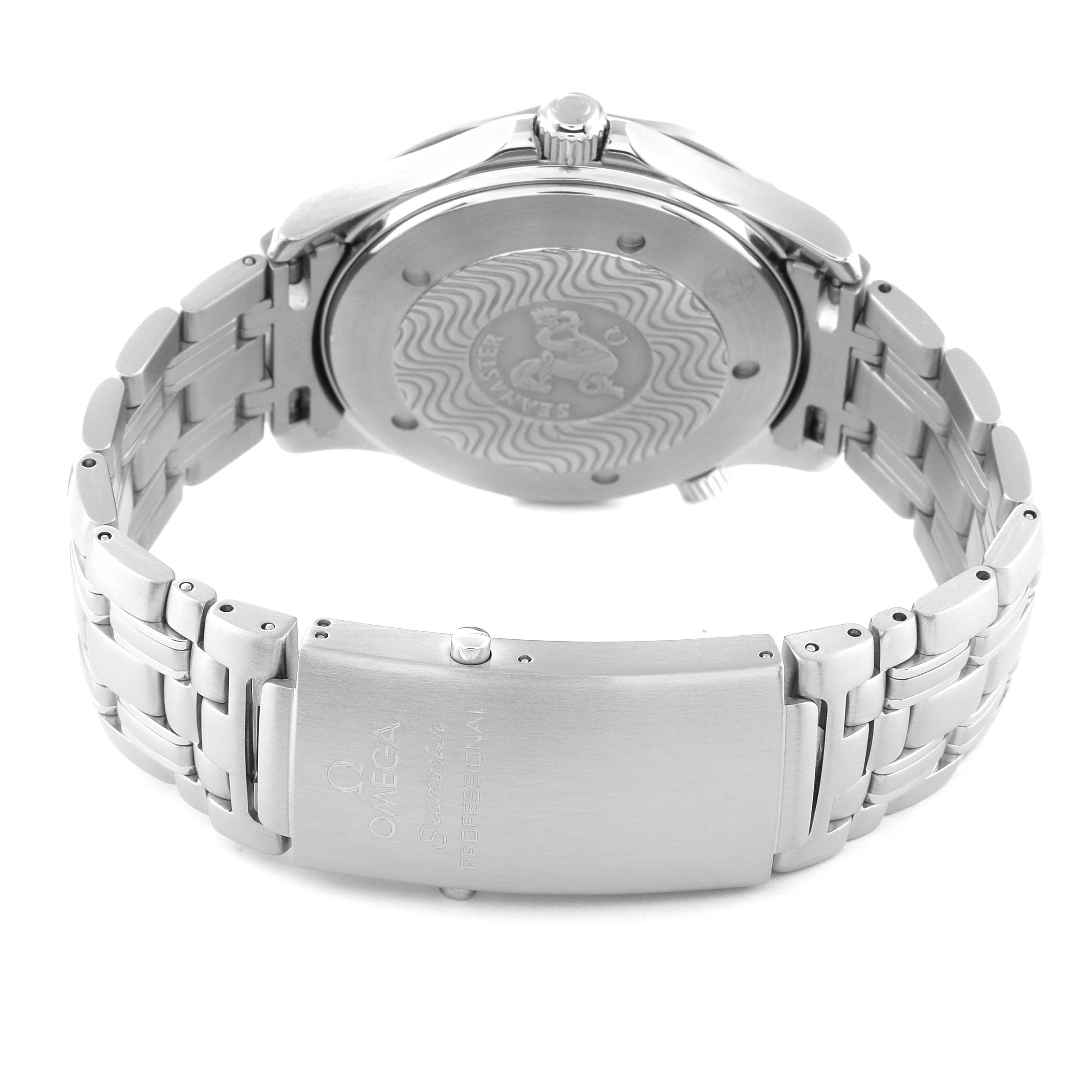 This image shows the back case and clasp of the Omega Seamaster 2531.80.00 Men
s Stainless Steel Blue Dial 2531.80.00 Men
s Stainless Steel Blue Dial watch.