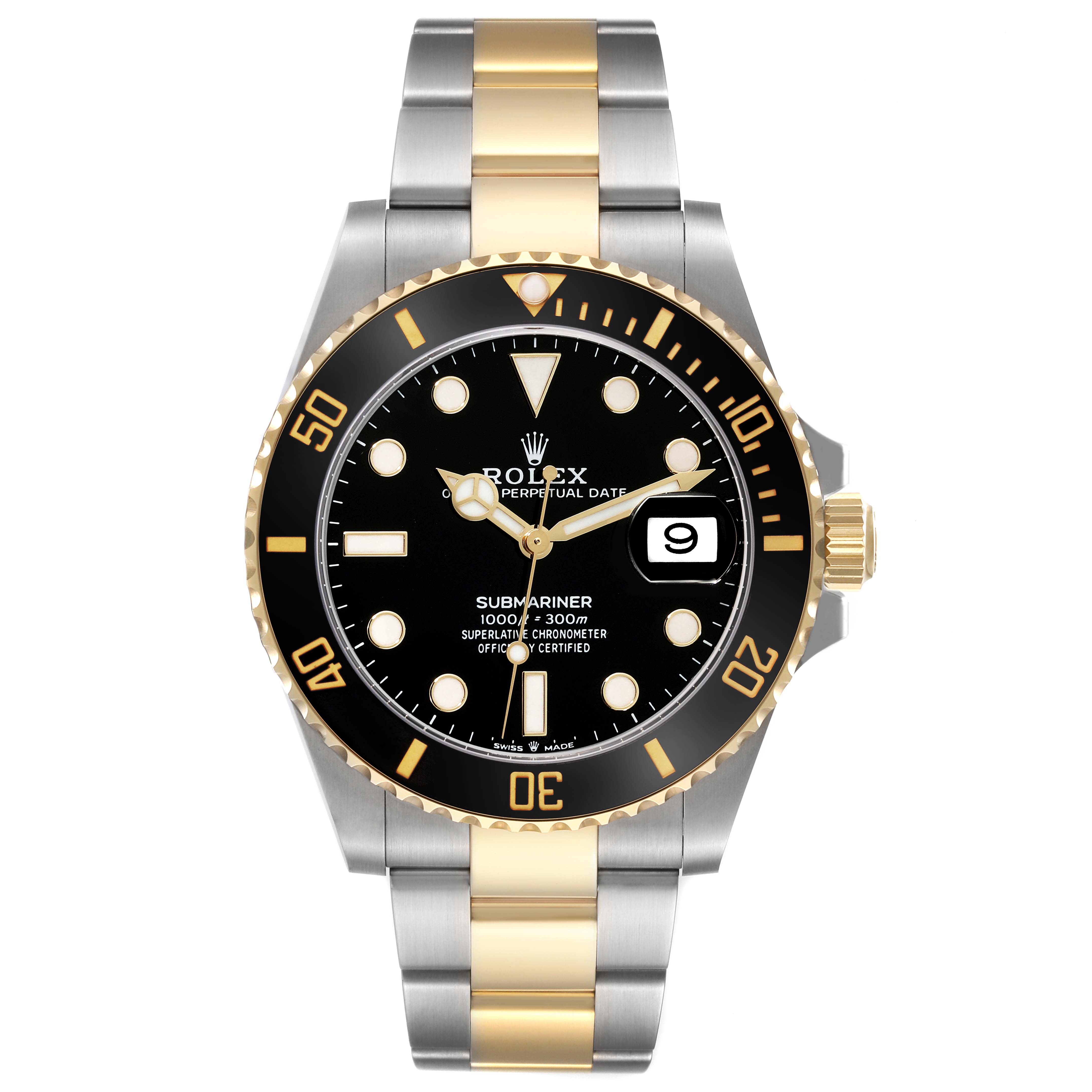 This image shows the front view of a Rolex Submariner 126613LN Men
s Steel and Gold (two tone) Black Dial 126613LN Men
s Steel and Gold (two tone) Black Dial watch, highlighting its bezel, dial, and bracelet.