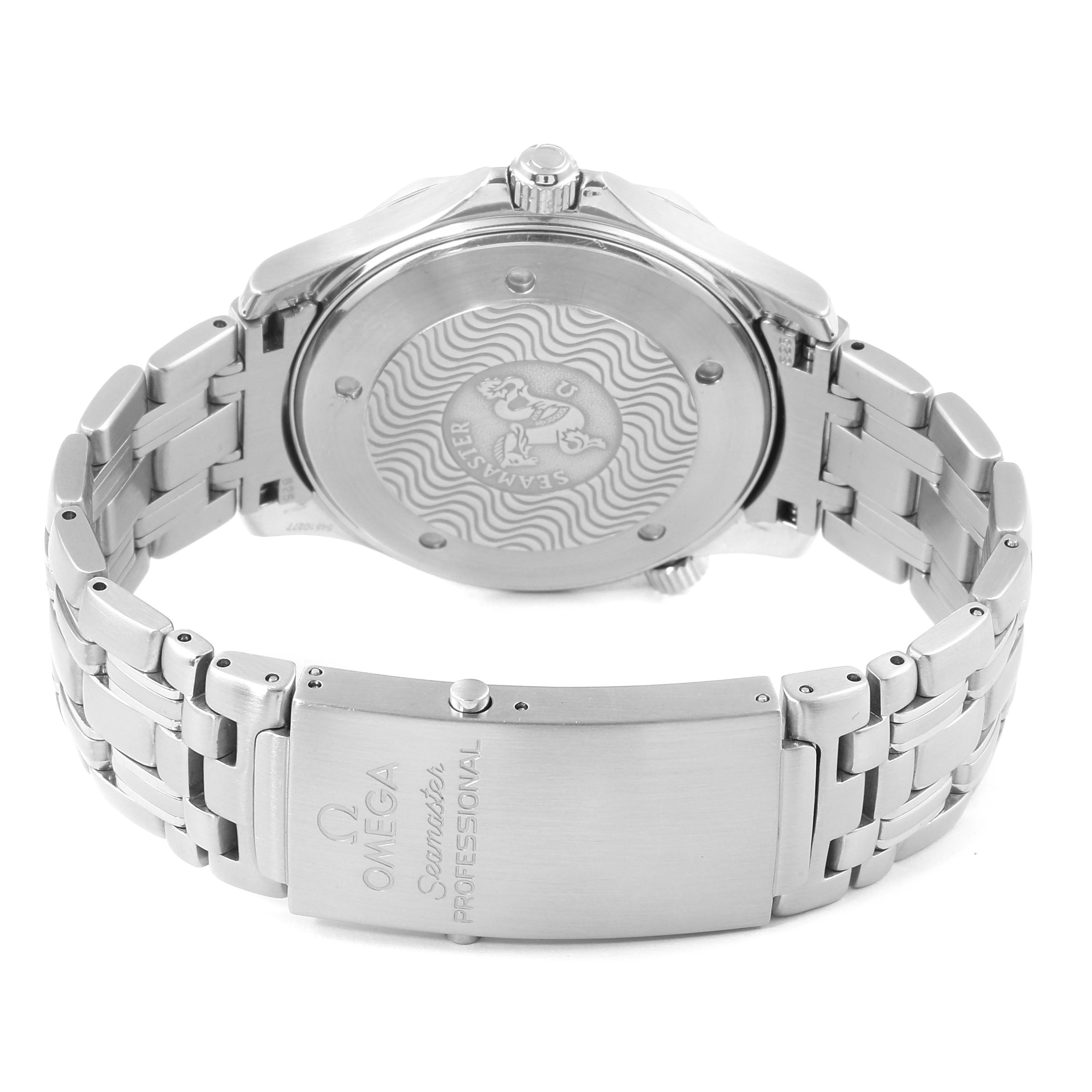 The image shows the back case and bracelet of the Omega Seamaster 2542.80.00 Men
s Stainless Steel Blue Dial 2542.80.00 Men
s Stainless Steel Blue Dial Professional watch.