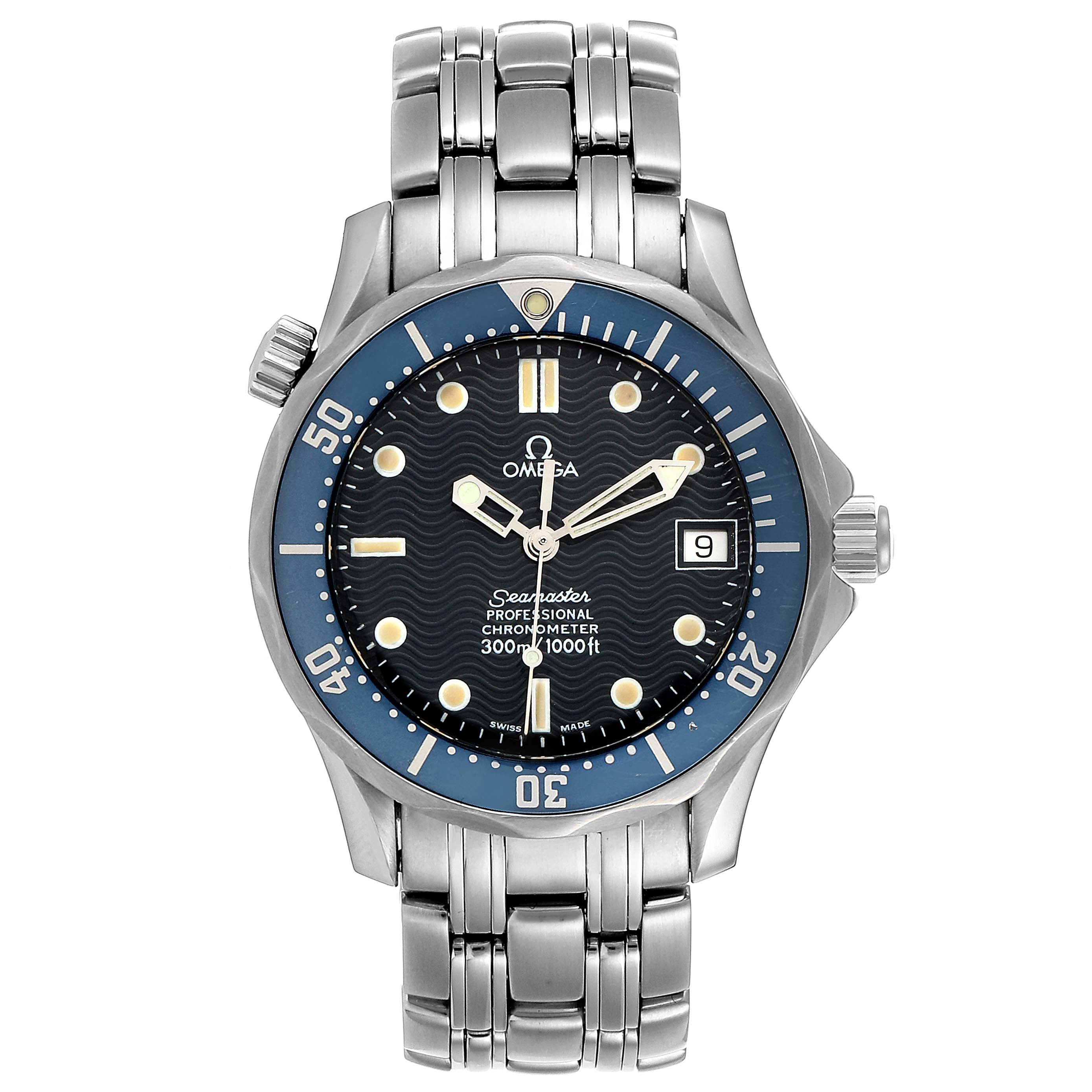 The image shows an Omega Seamaster 2551.80.00 Men
s Stainless Steel Blue Dial 2551.80.00 Men
s Stainless Steel Blue Dial watch featuring its dial, bezel, crown, and stainless steel bracelet from a front view.