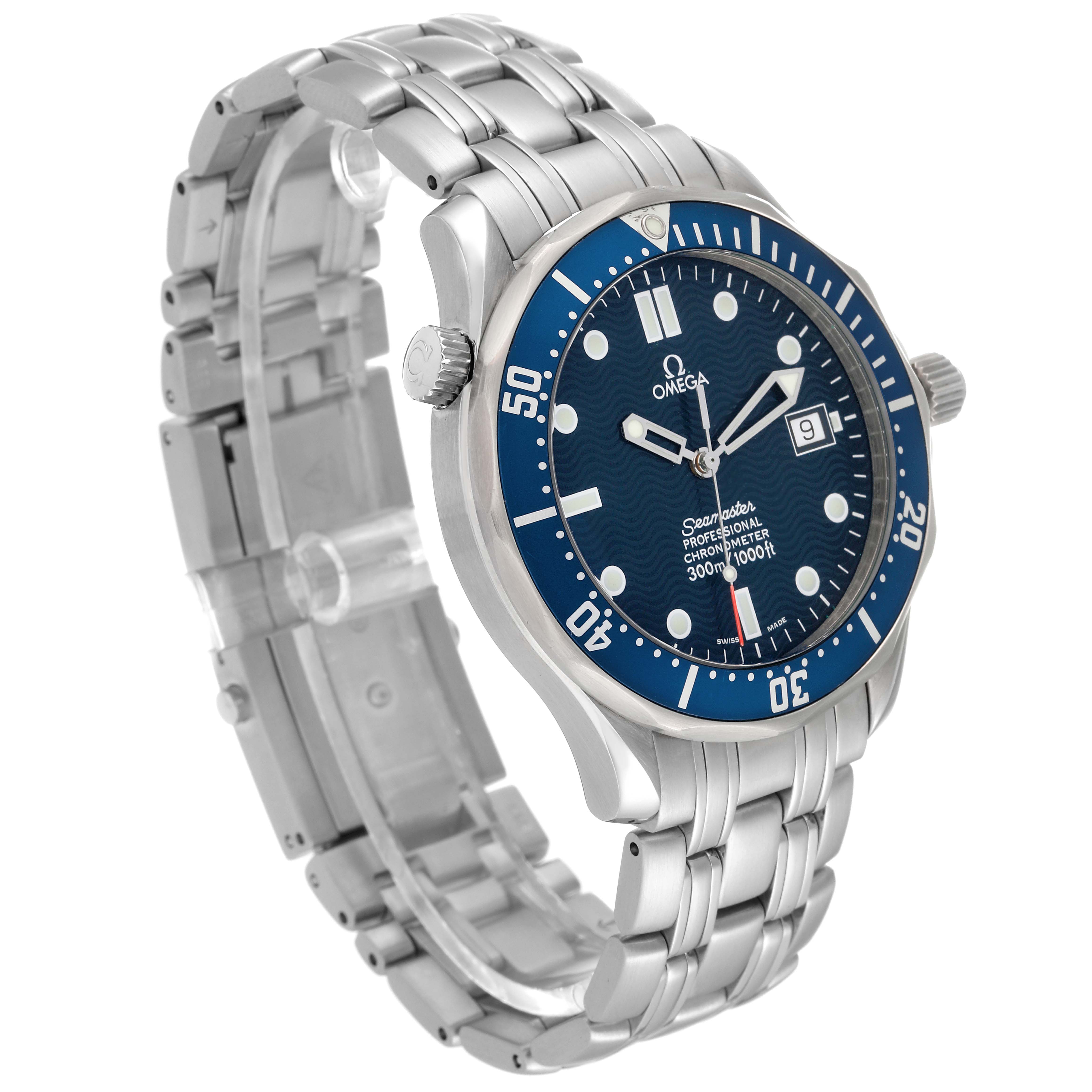 This image shows an Omega Seamaster 2531.80.00 Men
s Stainless Steel Blue Dial 2531.80.00 Men
s Stainless Steel Blue Dial watch at a three-quarter angle highlighting its face, bezel, and metal bracelet.