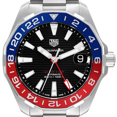 The image shows a front view of a Tag Heuer Aquaracer watch, highlighting its bezel, dial, hands, and date window.