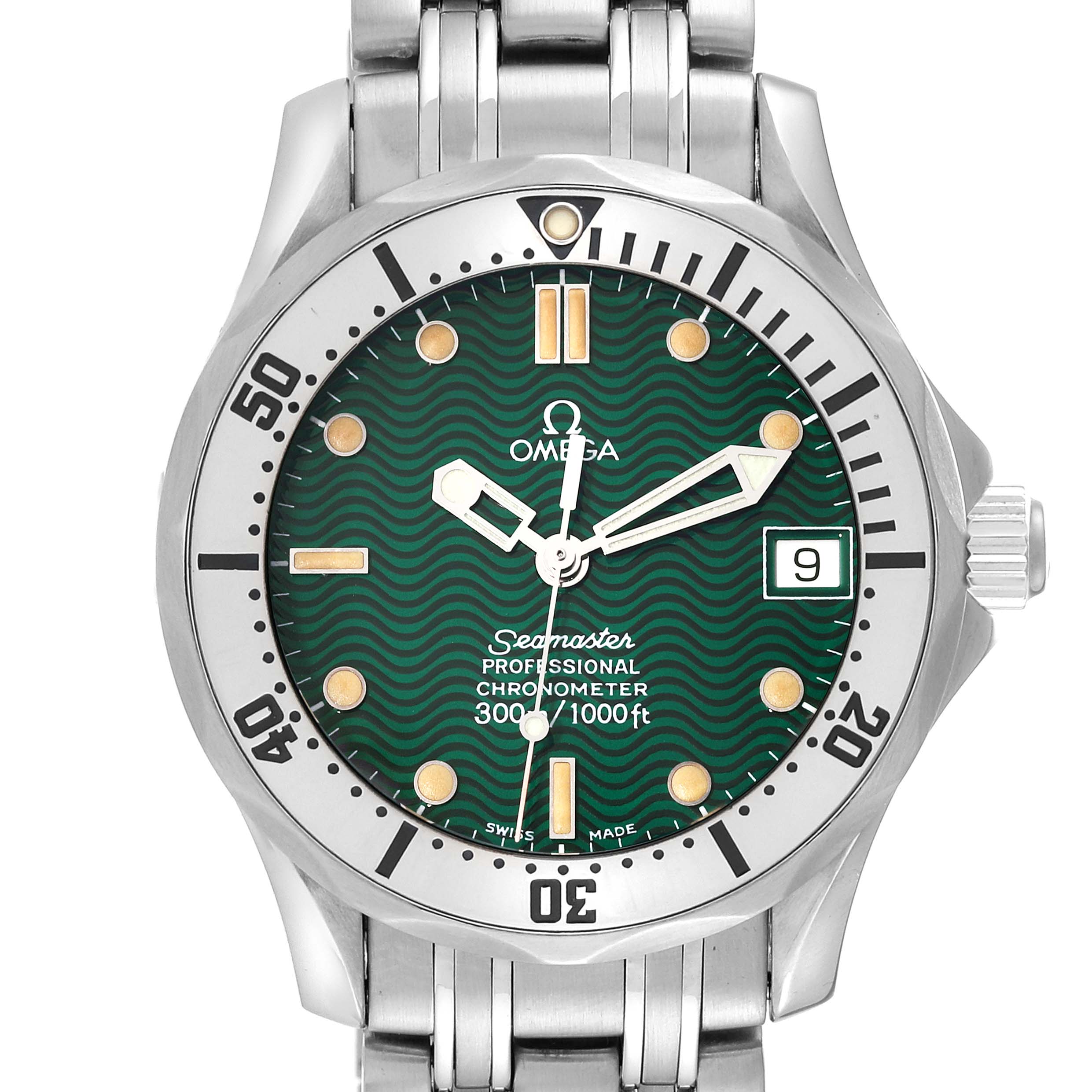 The image shows a front view of the Omega Seamaster 2553.41.00 Men's Stainless Steel Green Dial 2553.41.00 Men's Stainless Steel Green Dial watch, displaying the dial, bezel, and part of the bracelet.