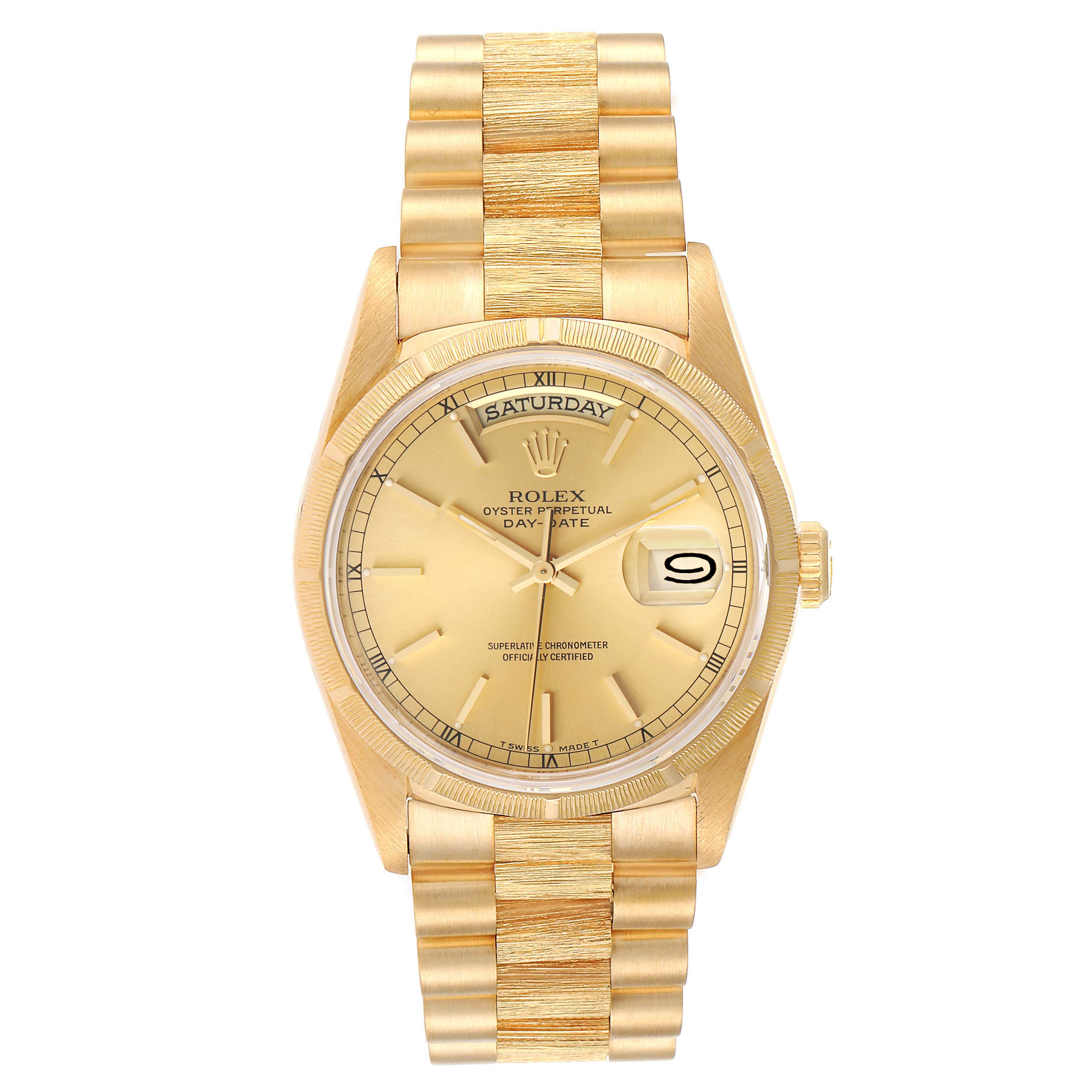 This image shows a front view of the Rolex President 1989-1990 Men
s Yellow Gold Champagne Dial 1989-1990 Men
s Yellow Gold Champagne Dial model watch, displaying its gold bracelet, dial, and day-date features.