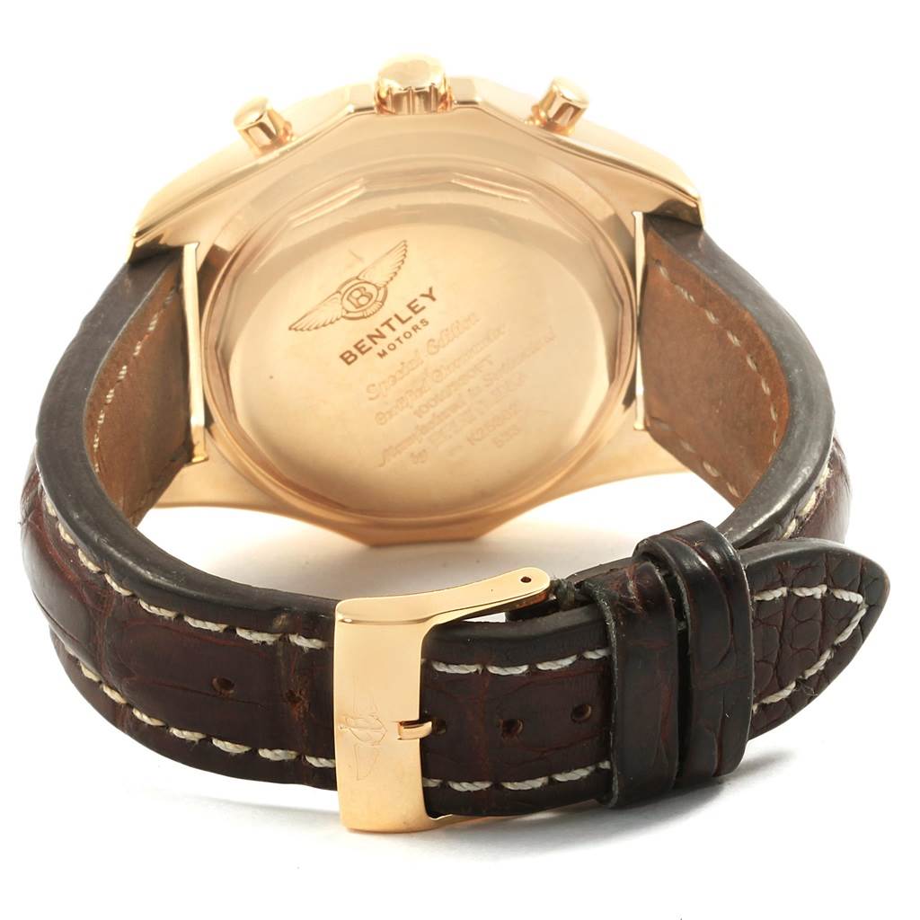 This image shows the back of the watch case and the strap of a Breitling Bentley K25362 Men
s Steel and Gold (two tone) White Dial K25362 Men
s Steel and Gold (two tone) White Dial model.