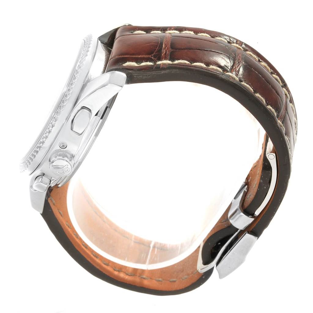 The image shows a side view of a Bentley model by Breitling, highlighting its case, buttons, and leather strap.