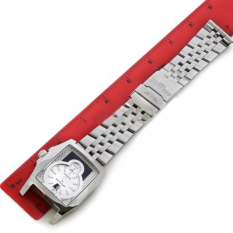 The image shows a top view of a Bentley model watch by Breitling, including its face, bezel, and metal bracelet with a clasp.