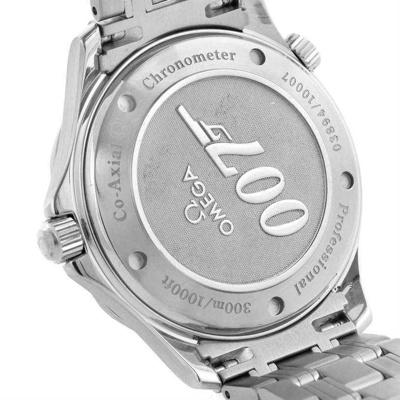 The image shows the back case and bracelet of an Omega Seamaster 2226.80.00 Men
s Stainless Steel Blue Dial 2226.80.00 Men
s Stainless Steel Blue Dial watch with inscriptions and branding.