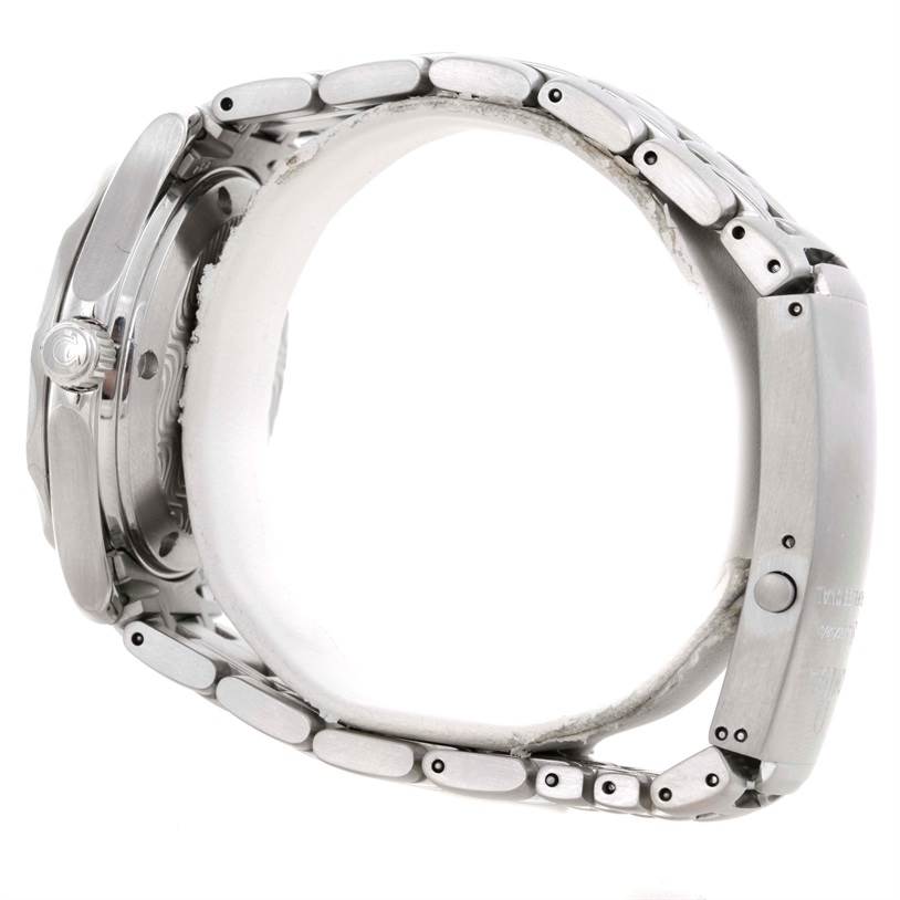 The image shows a side profile of an Omega Seamaster 2551.80.00 Men
s Stainless Steel Blue Dial 2551.80.00 Men
s Stainless Steel Blue Dial watch, highlighting its metallic bracelet and side crown.