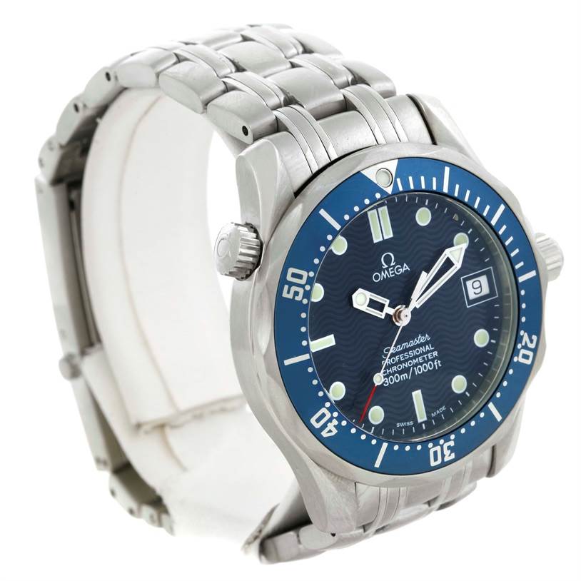 This Omega Seamaster 2551.80.00 Men
s Stainless Steel Blue Dial 2551.80.00 Men
s Stainless Steel Blue Dial watch is shown at a slight angle highlighting its face, bezel, crown, and metal bracelet.