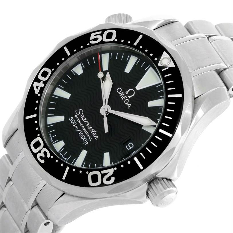 The image shows an Omega Seamaster 2262.50.00 Men
s Stainless Steel Black Dial 2262.50.00 Men
s Stainless Steel Black Dial watch from a front angle, highlighting the face, bezel, and part of the bracelet.