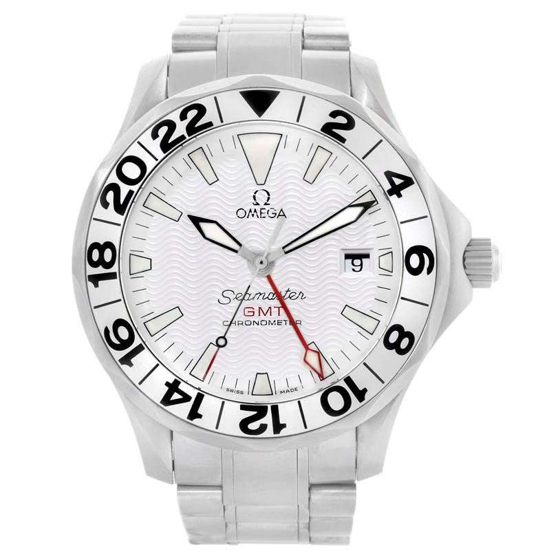 The image shows the front view of the Omega Seamaster 2538.20.00 Men
s Stainless Steel White Dial 2538.20.00 Men
s Stainless Steel White Dial GMT model watch, displaying its dial, bezel, hands, and bracelet.
