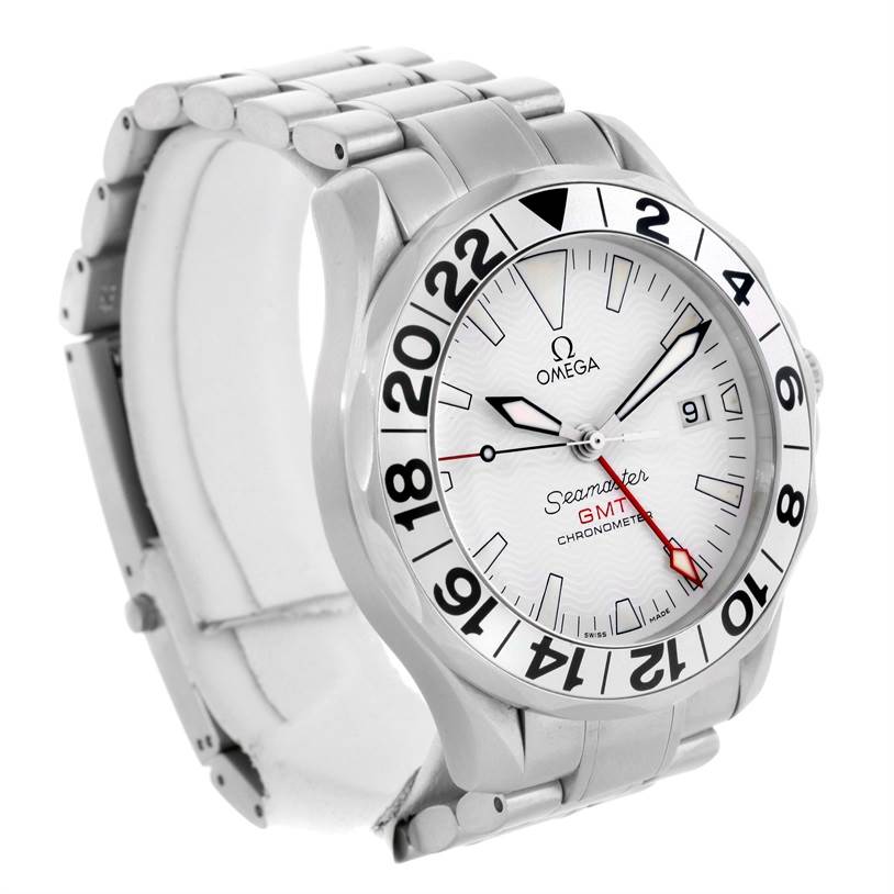 The image shows a three-quarter view of the Omega Seamaster 2538.20.00 Men
s Stainless Steel White Dial 2538.20.00 Men
s Stainless Steel White Dial GMT Chronometer watch, highlighting the bezel, dial, and bracelet.