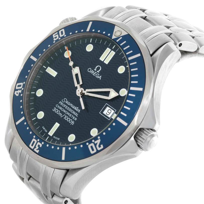 The image shows an Omega Seamaster 2531.80.00 Men
s Stainless Steel Blue Dial 2531.80.00 Men
s Stainless Steel Blue Dial watch angled to display the bezel, dial, date window, hands, and part of the steel bracelet.