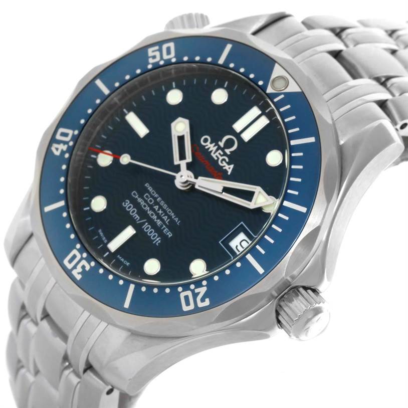 The image shows an angled view of an Omega Seamaster 2222.80.00 Men
s Stainless Steel Blue Dial 2222.80.00 Men
s Stainless Steel Blue Dial watch focusing on its face, bezel, crown, and part of its metal bracelet.