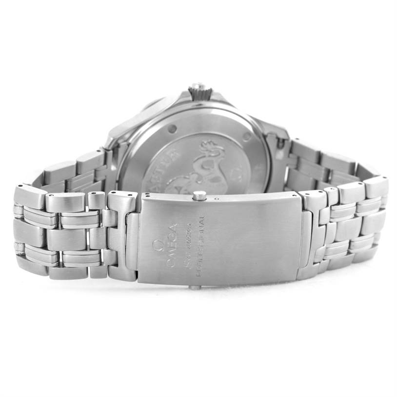 The image shows the back angle of an Omega Seamaster 2220.80.00 Men
s Stainless Steel Blue Dial 2220.80.00 Men
s Stainless Steel Blue Dial watch, focusing on its stainless steel bracelet and clasp.