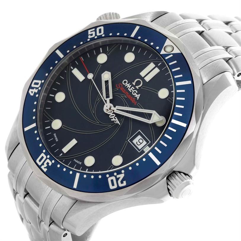 The image shows a close-up of the Omega Seamaster 2226.80.00 Men
s Stainless Steel Blue Dial 2226.80.00 Men
s Stainless Steel Blue Dial watch featuring its face, bezel, crown, and part of the metal bracelet.