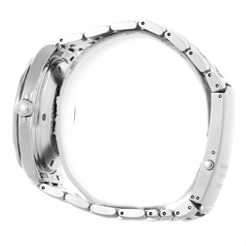 The image shows the side view of an Omega Seamaster 2220.80.00 Men
s Stainless Steel Blue Dial 2220.80.00 Men
s Stainless Steel Blue Dial watch, highlighting the bracelet and case.