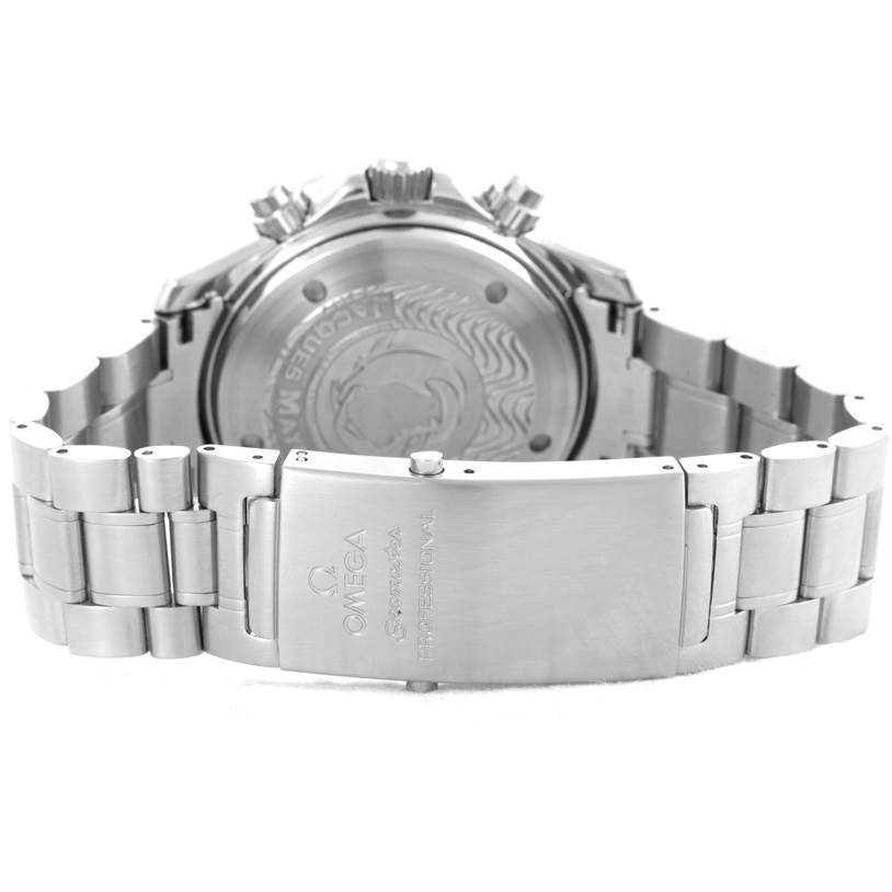 The image shows the back and clasp of an Omega Seamaster 2595.30.00 Men
s Stainless Steel Silver Dial 2595.30.00 Men
s Stainless Steel Silver Dial watch.