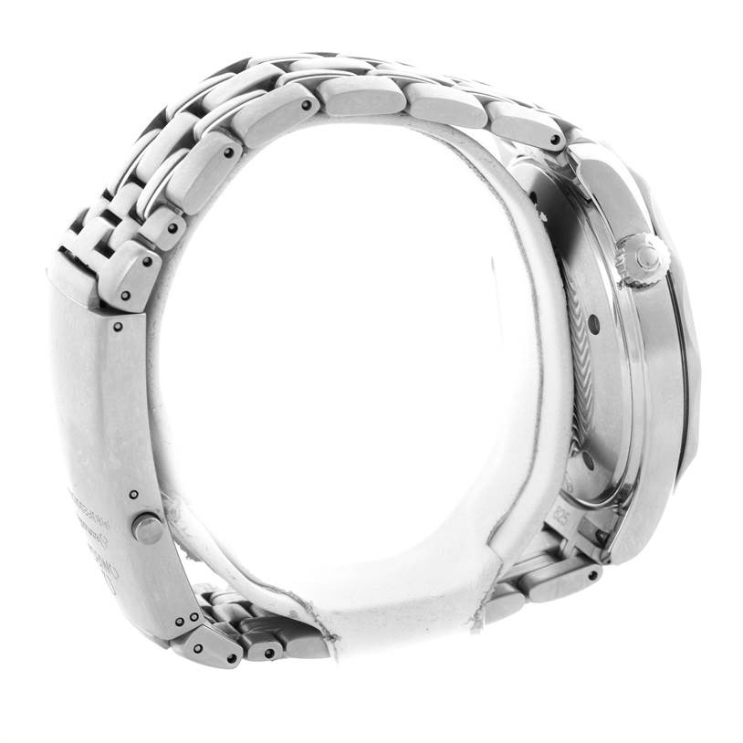 The image shows a side view of an Omega Seamaster 2531.80.00 Men
s Stainless Steel Blue Dial 2531.80.00 Men
s Stainless Steel Blue Dial watch highlighting the bracelet and case with a visible crown.