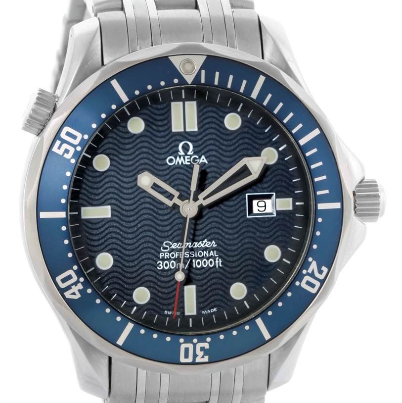 This image shows a frontal view of the Omega Seamaster 2541.80.00 Men
s Stainless Steel Blue Dial 2541.80.00 Men
s Stainless Steel Blue Dial watch, highlighting its dial, bezel, and stainless steel bracelet.
