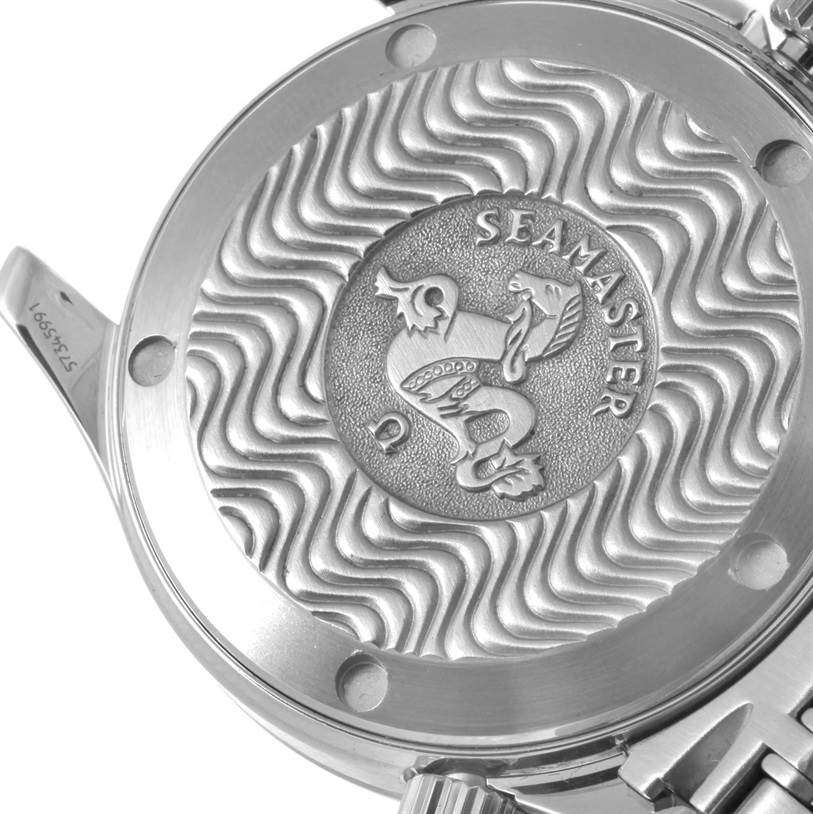 This image shows the case back of an Omega Seamaster 2561.80.00 Men
s Stainless Steel Blue Dial 2561.80.00 Men
s Stainless Steel Blue Dial watch, highlighting its intricate wave design and emblem.