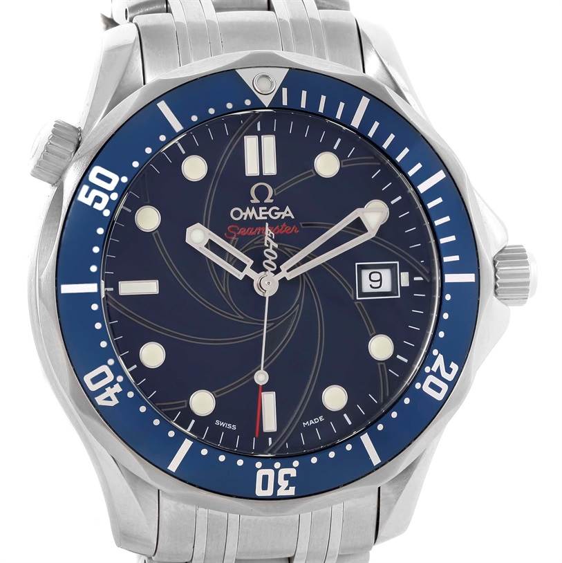 The image shows a frontal view of the Omega Seamaster 2226.80.00 Men
s Stainless Steel Blue Dial 2226.80.00 Men
s Stainless Steel Blue Dial watch, displaying the dial, bezel, date window, and part of the bracelet.