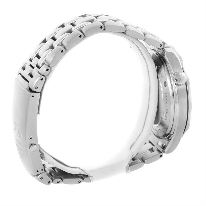 The image shows the side view of the band and case back of an Omega Seamaster 2226.80.00 Men
s Stainless Steel Blue Dial 2226.80.00 Men
s Stainless Steel Blue Dial watch.