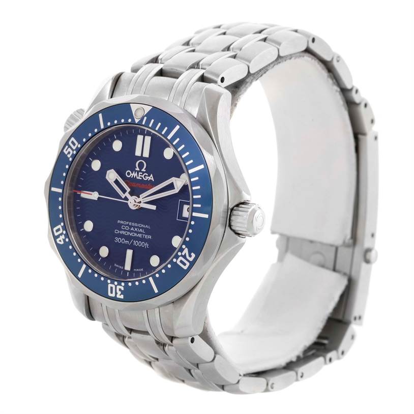 This image shows an Omega Seamaster 2222.80.00 Men
s Stainless Steel Blue Dial 2222.80.00 Men
s Stainless Steel Blue Dial watch at a three-quarter angle, highlighting the bezel, dial, bracelet, and crown.
