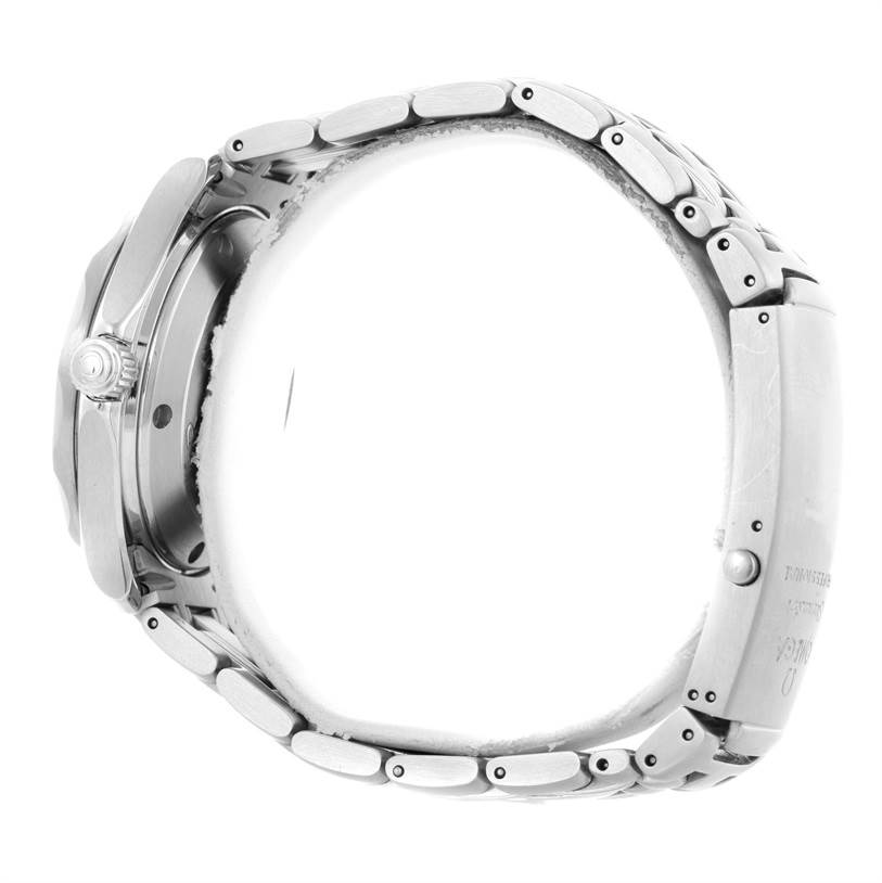 This side angle view of the Omega Seamaster 2222.80.00 Men
s Stainless Steel Blue Dial 2222.80.00 Men
s Stainless Steel Blue Dial watch shows the bracelet and the crown.