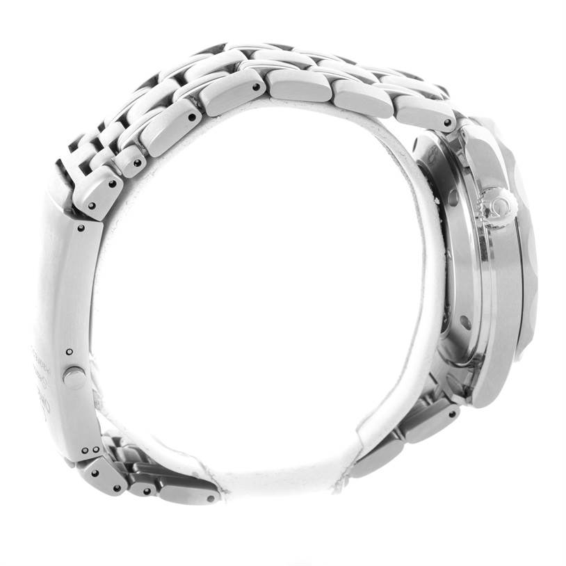 The image shows a side view of the Omega Seamaster 2222.80.00 Men
s Stainless Steel Blue Dial 2222.80.00 Men
s Stainless Steel Blue Dial watch, highlighting its metal bracelet and case.