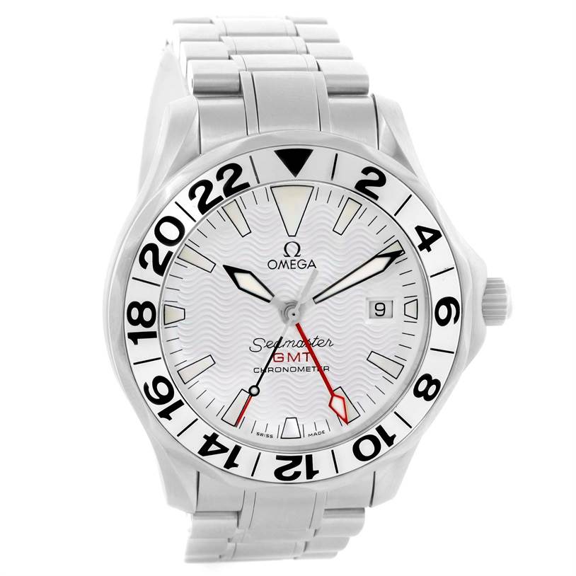 This Omega Seamaster 2538.20.00 Men
s Stainless Steel White Dial 2538.20.00 Men
s Stainless Steel White Dial watch is shown from the front, highlighting the face, bezel, and part of the metal bracelet.
