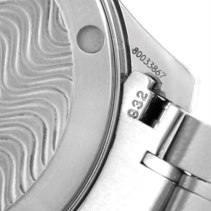 The image shows a close-up of the watch back and bracelet attachment of the Omega Seamaster 2252.50.00 Men
s Stainless Steel Black Dial 2252.50.00 Men
s Stainless Steel Black Dial model.