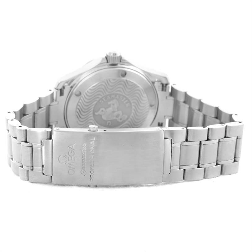 The image shows the back case and clasp of an Omega Seamaster 2252.50.00 Men
s Stainless Steel Black Dial 2252.50.00 Men
s Stainless Steel Black Dial watch, including the bracelet.