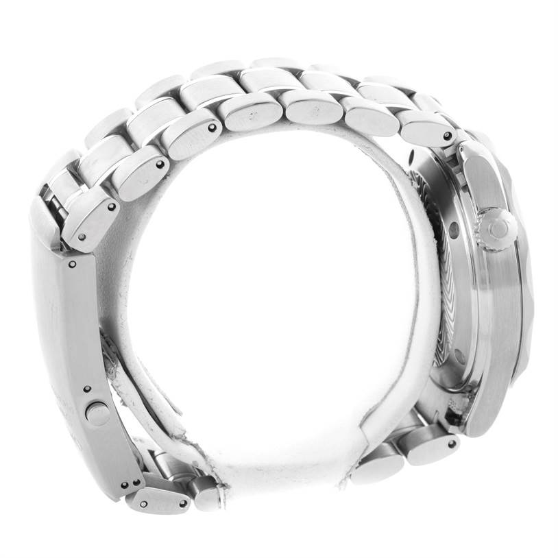 The image shows the side view of the Omega Seamaster 2262.50.00 Men
s Stainless Steel Black Dial 2262.50.00 Men
s Stainless Steel Black Dial watch, highlighting the metal bracelet and the watch
s crown.