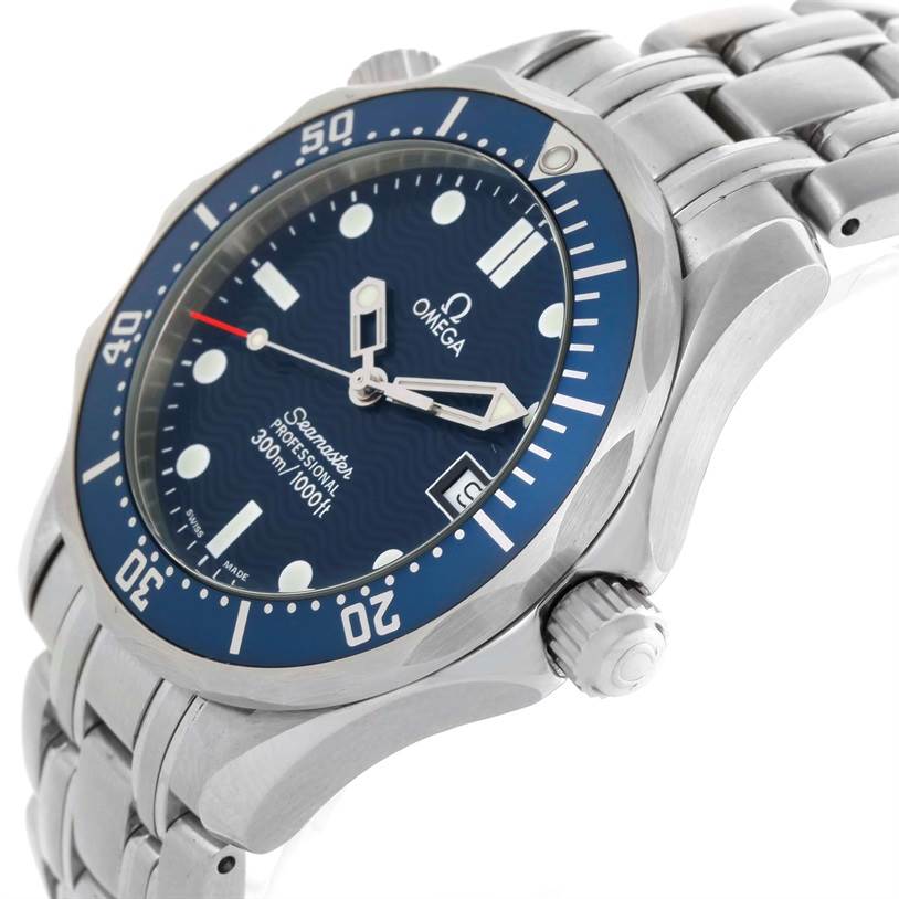 This image shows an Omega Seamaster 2561.80.00 Men
s Stainless Steel Blue Dial 2561.80.00 Men
s Stainless Steel Blue Dial watch from an angled side perspective highlighting the bezel, dial, crown, and part of the bracelet.