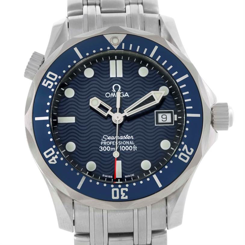 The image shows a front view of the Omega Seamaster 2561.80.00 Men
s Stainless Steel Blue Dial 2561.80.00 Men
s Stainless Steel Blue Dial watch, highlighting the dial, bezel, hands, and metal bracelet.